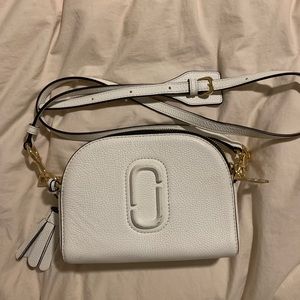 Marc Jacobs: White Cross Body bag!
